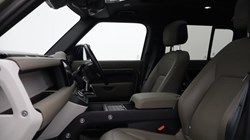 2023 (72) LAND ROVER DEFENDER 3.0 D300 X-Dynamic HSE 110 5dr Auto 5118321