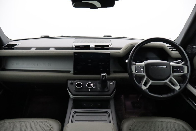 2023 (72) LAND ROVER DEFENDER 3.0 D300 X-Dynamic HSE 110 5dr Auto 5118337