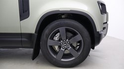2023 (72) LAND ROVER DEFENDER 3.0 D300 X-Dynamic HSE 110 5dr Auto 5118323
