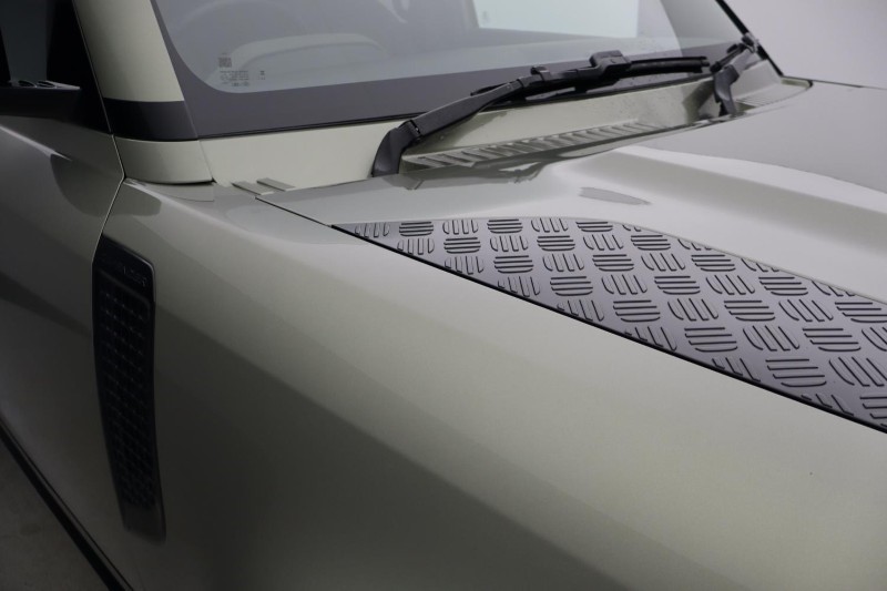 2023 (72) LAND ROVER DEFENDER 3.0 D300 X-Dynamic HSE 110 5dr Auto 5118327