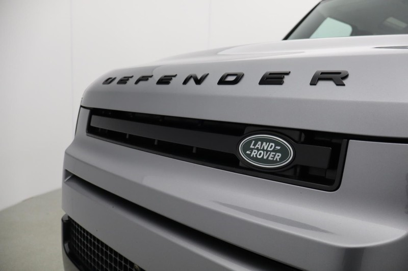 2024 (73) LAND ROVER DEFENDER 3.0 D300 X-Dynamic HSE 90 3dr Auto 5147370
