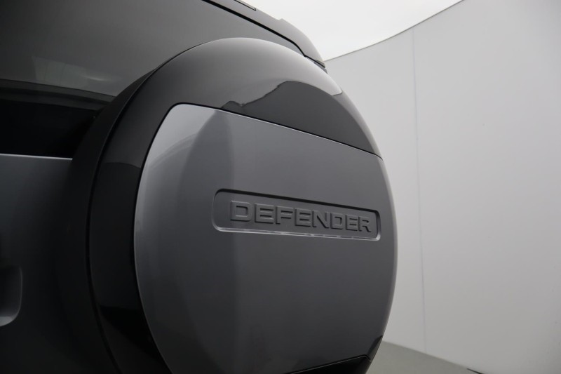 2024 (73) LAND ROVER DEFENDER 3.0 D300 X-Dynamic HSE 90 3dr Auto 5147351