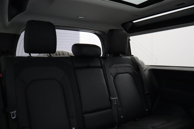 2024 (73) LAND ROVER DEFENDER 3.0 D300 X-Dynamic HSE 90 3dr Auto 5147376