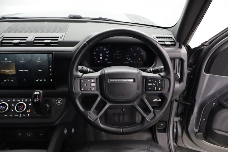2024 (73) LAND ROVER DEFENDER 3.0 D300 X-Dynamic HSE 90 3dr Auto 5147398