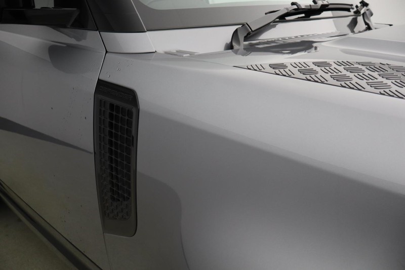 2024 (73) LAND ROVER DEFENDER 3.0 D300 X-Dynamic HSE 90 3dr Auto 5147366