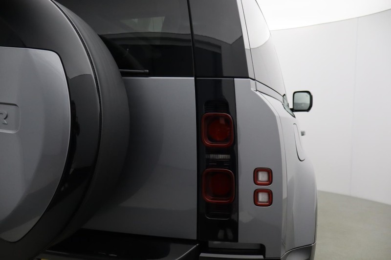 2024 (73) LAND ROVER DEFENDER 3.0 D300 X-Dynamic HSE 90 3dr Auto 5147348