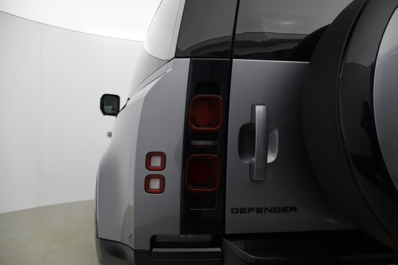 2024 (73) LAND ROVER DEFENDER 3.0 D300 X-Dynamic HSE 90 3dr Auto 5147350