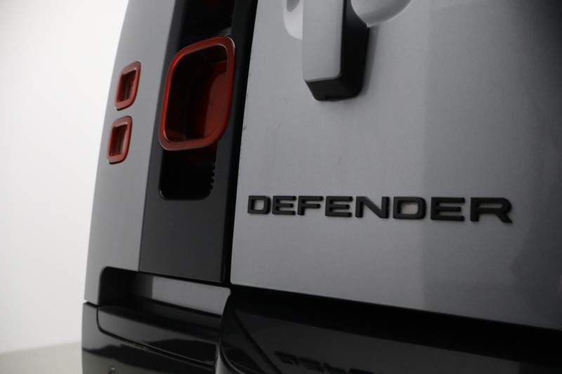 2024 (73) LAND ROVER DEFENDER 3.0 D300 X-Dynamic HSE 90 3dr Auto 5147352