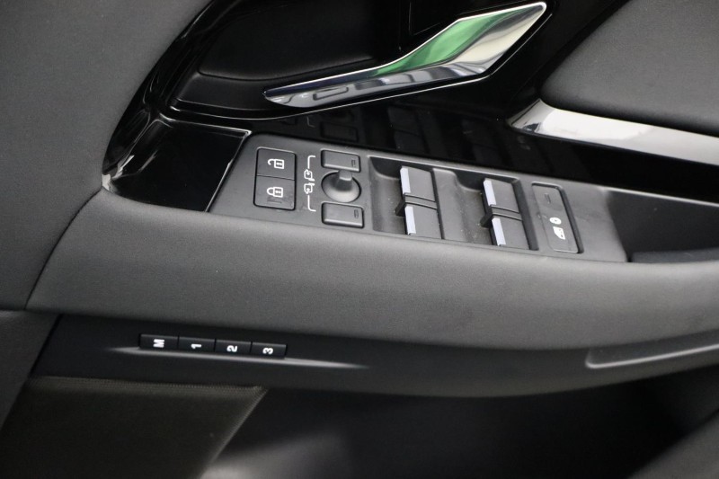 2025 (25) LAND ROVER RANGE ROVER EVOQUE 1.5 P270e Dynamic SE 5dr Auto 5107547