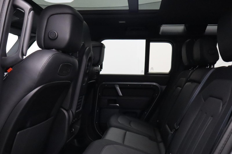 2022 (71) LAND ROVER DEFENDER 3.0 D300 X-Dynamic HSE 110 5dr Auto [6 Seat] 5401354