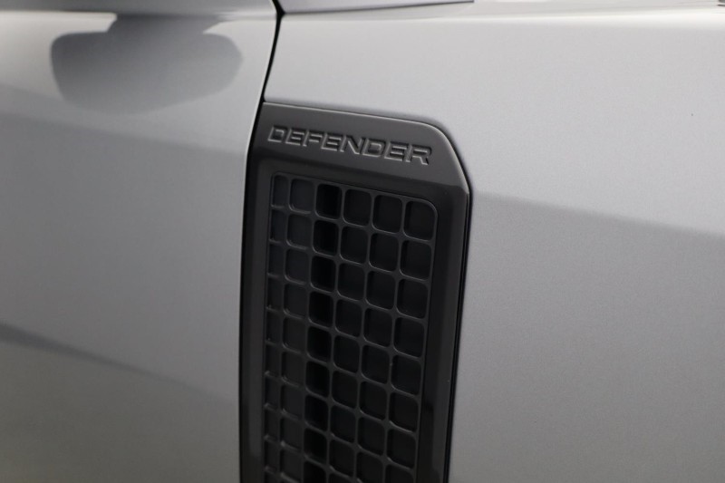 2022 (71) LAND ROVER DEFENDER 3.0 D300 X-Dynamic HSE 110 5dr Auto [6 Seat] 5401366