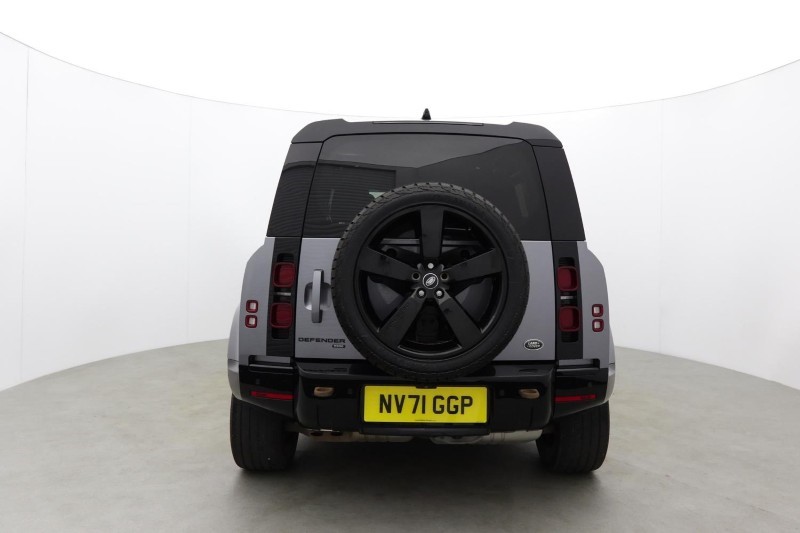 2022 (71) LAND ROVER DEFENDER 3.0 D300 X-Dynamic HSE 110 5dr Auto [6 Seat] 5715703