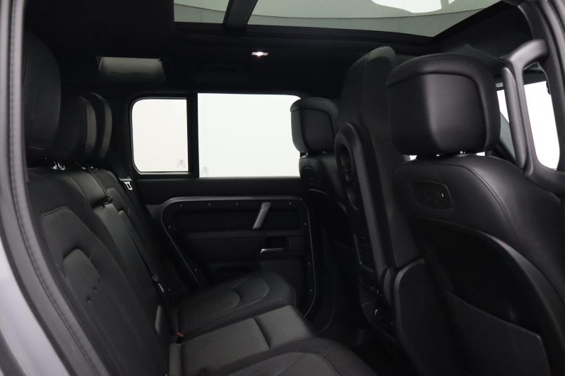2022 (71) LAND ROVER DEFENDER 3.0 D300 X-Dynamic HSE 110 5dr Auto [6 Seat] 5401360