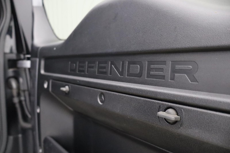 2022 (71) LAND ROVER DEFENDER 3.0 D300 X-Dynamic HSE 110 5dr Auto [6 Seat] 5401348