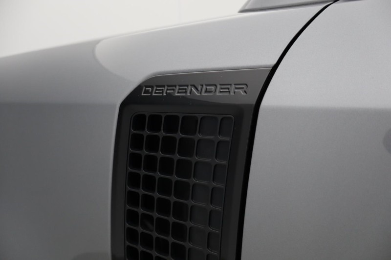 2022 (71) LAND ROVER DEFENDER 3.0 D300 X-Dynamic HSE 110 5dr Auto [6 Seat] 5401356