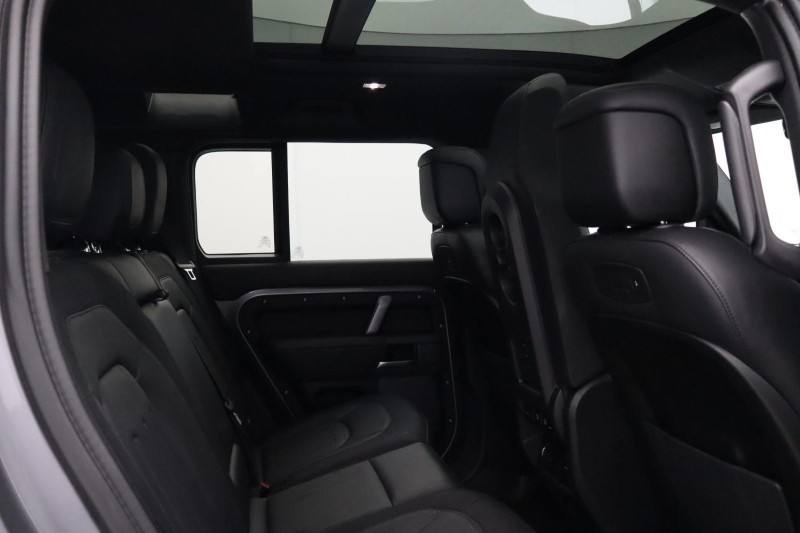 2022 (71) LAND ROVER DEFENDER 3.0 D300 X-Dynamic HSE 110 5dr Auto [6 Seat] 5401359
