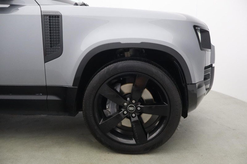 2022 (71) LAND ROVER DEFENDER 3.0 D300 X-Dynamic HSE 110 5dr Auto [6 Seat] 5715043