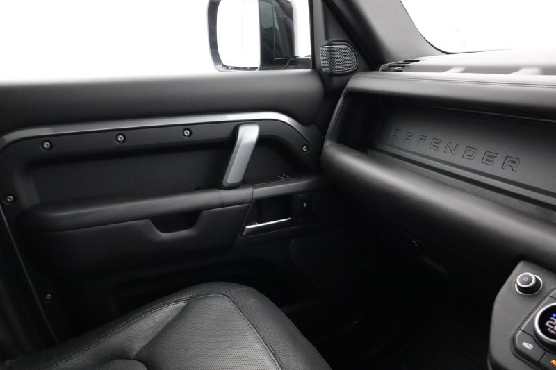 2022 (71) LAND ROVER DEFENDER 3.0 D300 X-Dynamic HSE 110 5dr Auto [6 Seat] 5401397