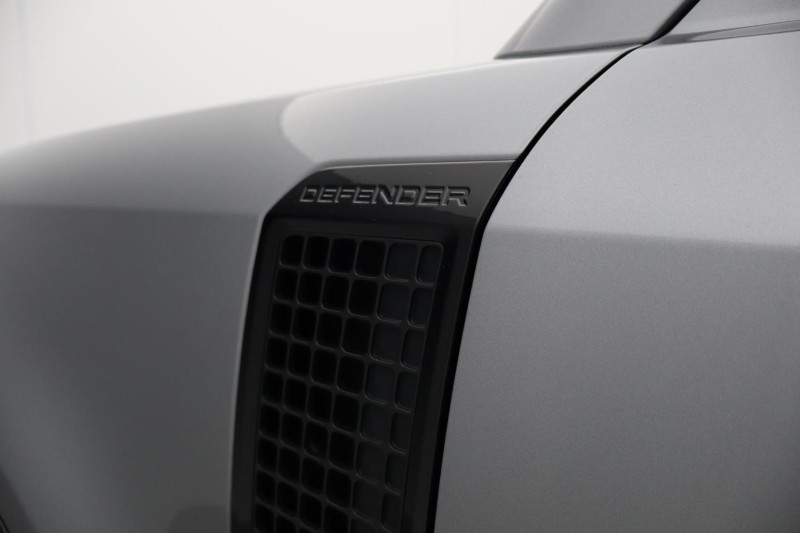 2022 (71) LAND ROVER DEFENDER 3.0 D300 X-Dynamic HSE 110 5dr Auto [6 Seat] 5401373