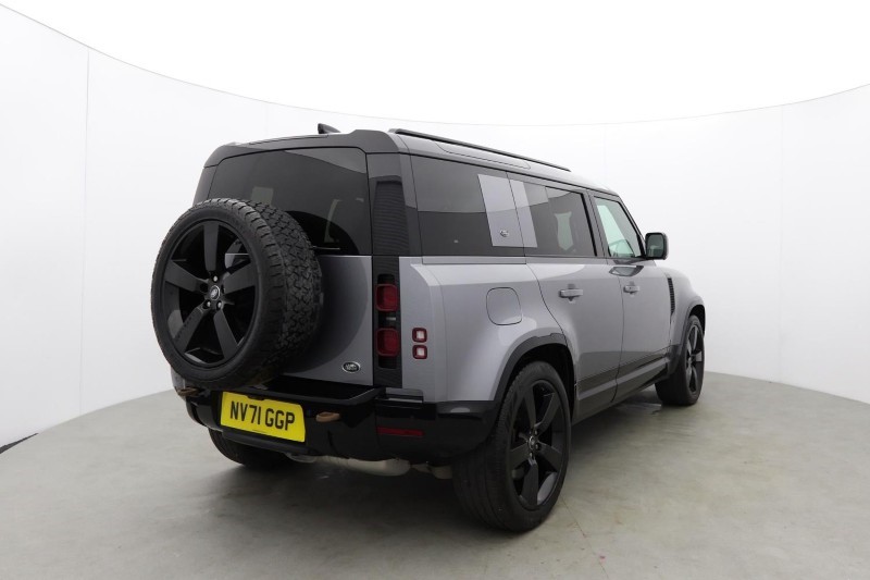 2022 (71) LAND ROVER DEFENDER 3.0 D300 X-Dynamic HSE 110 5dr Auto [6 Seat] 5715704