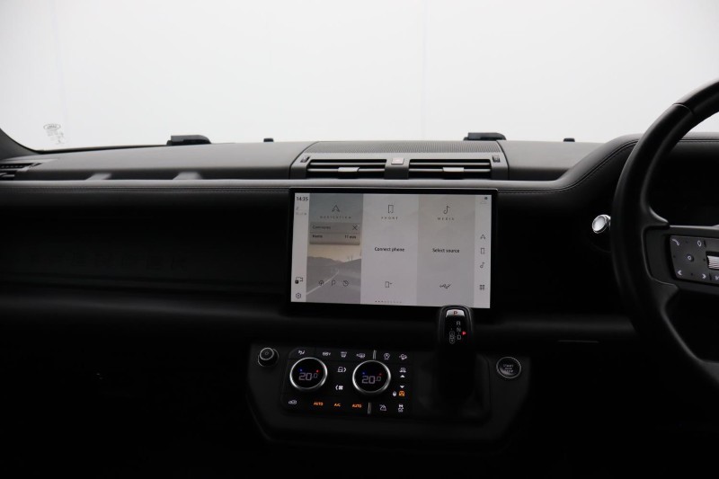 2022 (71) LAND ROVER DEFENDER 3.0 D300 X-Dynamic HSE 110 5dr Auto [6 Seat] 5401379