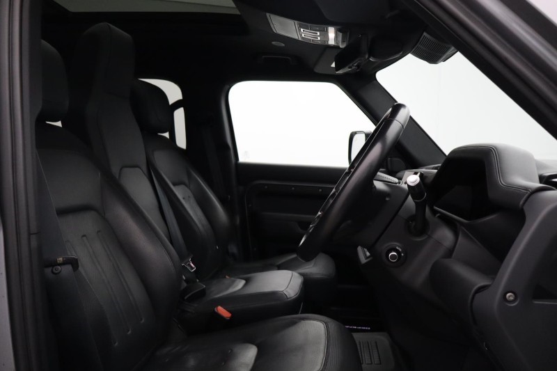 2022 (71) LAND ROVER DEFENDER 3.0 D300 X-Dynamic HSE 110 5dr Auto [6 Seat] 5401384