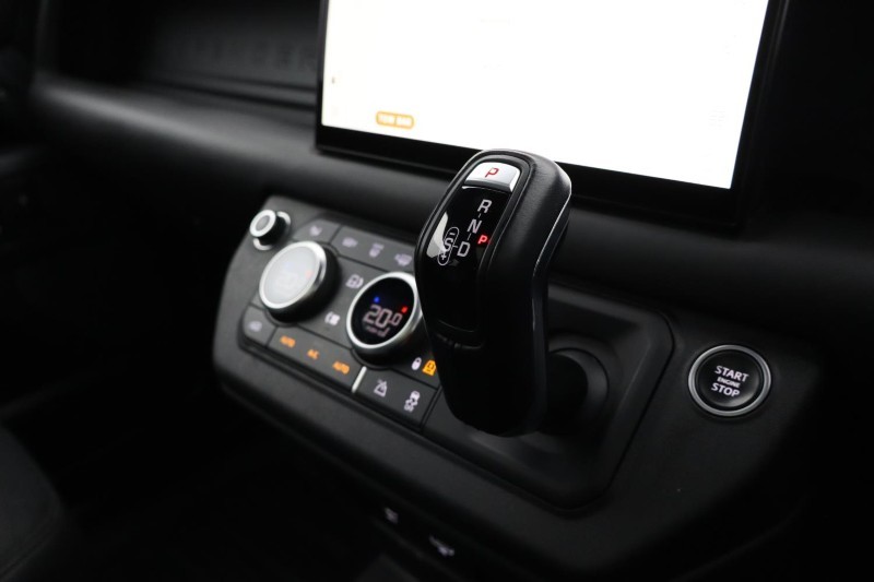 2022 (71) LAND ROVER DEFENDER 3.0 D300 X-Dynamic HSE 110 5dr Auto [6 Seat] 5401396