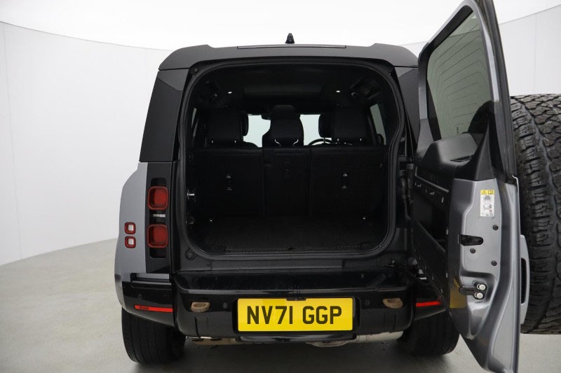 2022 (71) LAND ROVER DEFENDER 3.0 D300 X-Dynamic HSE 110 5dr Auto [6 Seat] 5401414