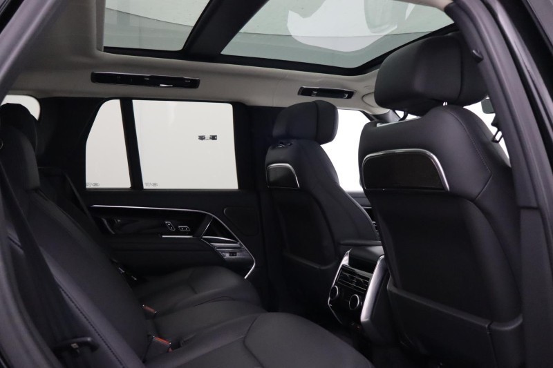 2024 (24) LAND ROVER RANGE ROVER 3.0 D300 Autobiography 4dr Auto 5160226