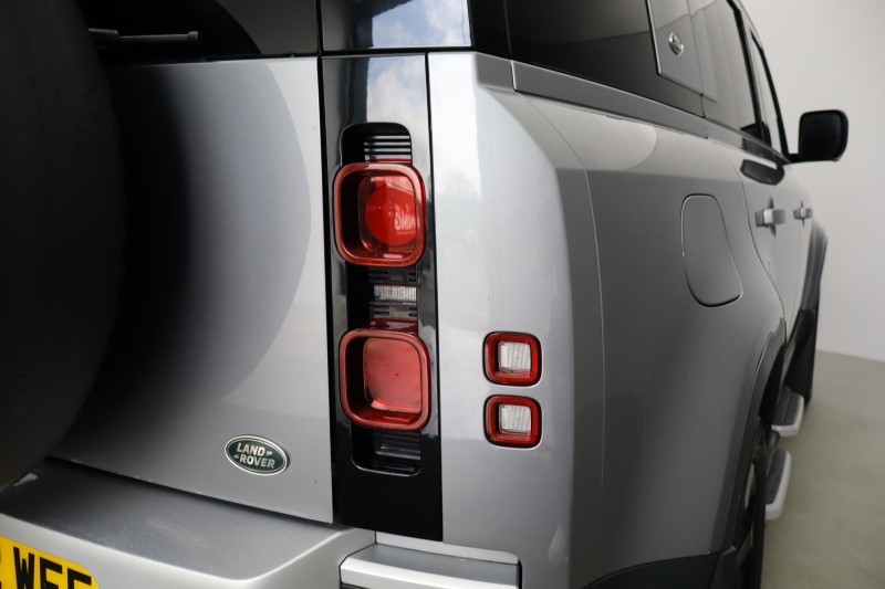 2022 (72) LAND ROVER DEFENDER 3.0 D300 HSE 110 5dr Auto 5119297