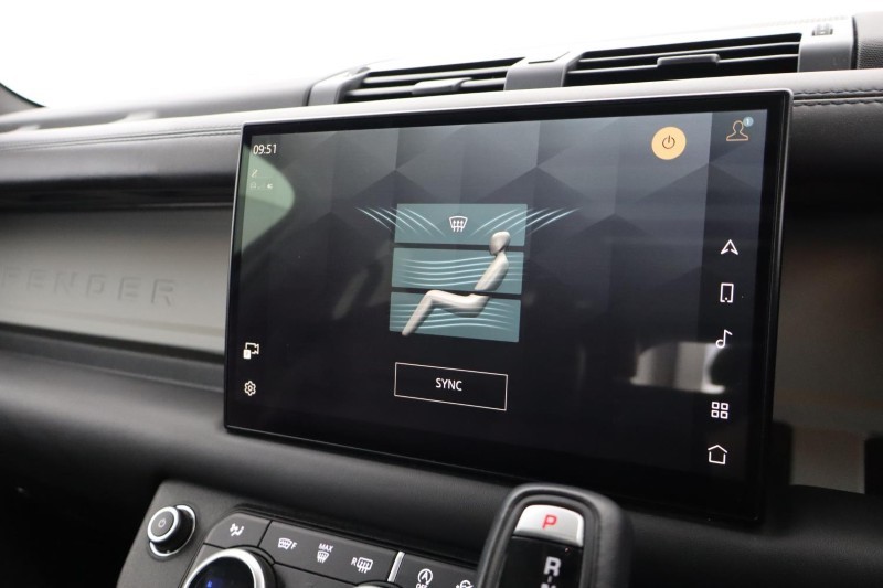 2022 (72) LAND ROVER DEFENDER 3.0 D300 HSE 110 5dr Auto 5119333