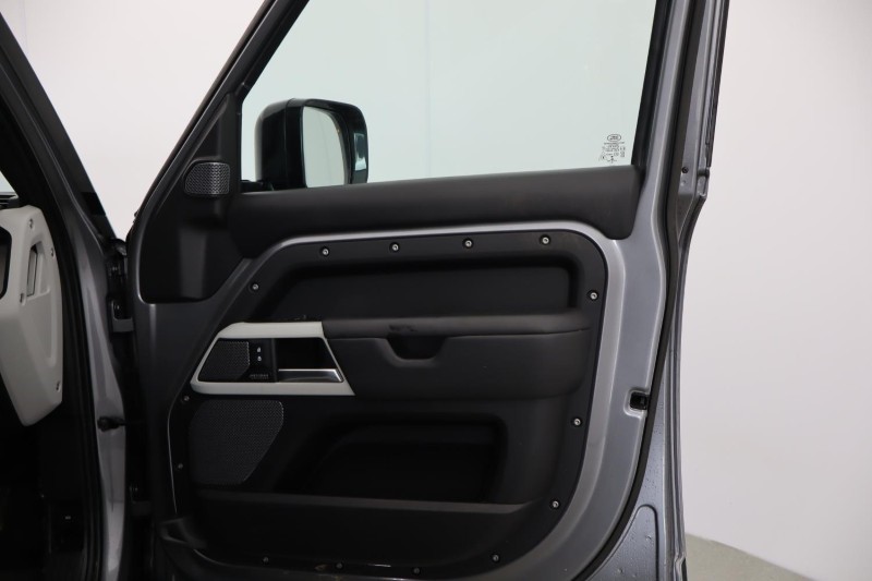 2022 (72) LAND ROVER DEFENDER 3.0 D300 HSE 110 5dr Auto 5119325