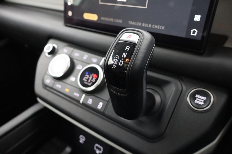 2022 (72) LAND ROVER DEFENDER 3.0 D300 HSE 110 5dr Auto 5119337