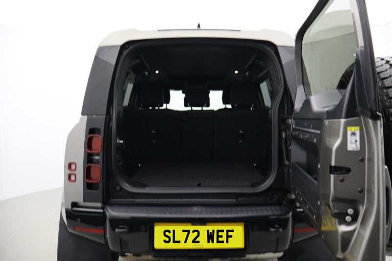 2022 (72) LAND ROVER DEFENDER 3.0 D300 HSE 110 5dr Auto 5119353