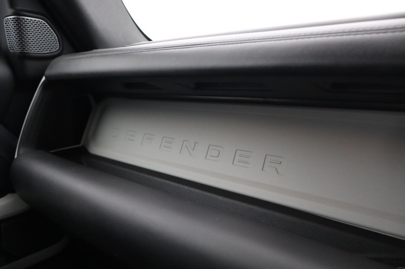2022 (72) LAND ROVER DEFENDER 3.0 D300 HSE 110 5dr Auto 5119345