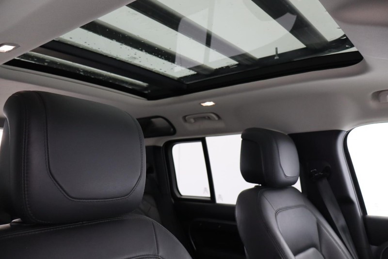 2022 (72) LAND ROVER DEFENDER 3.0 D300 HSE 110 5dr Auto 5119328