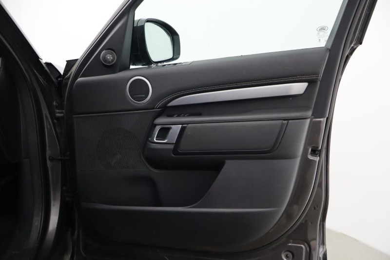 2023 (73) LAND ROVER DISCOVERY 3.0 D300 Dynamic SE 5dr Auto 5140532