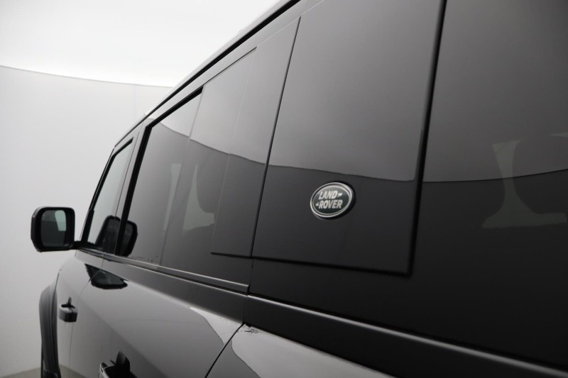 2022 (22) LAND ROVER DEFENDER 5.0 P525 V8 110 5dr Auto 5155663