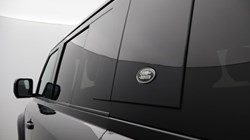 2022 (22) LAND ROVER DEFENDER 5.0 P525 V8 110 5dr Auto 5155663