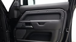 2022 (22) LAND ROVER DEFENDER 5.0 P525 V8 110 5dr Auto 5155676