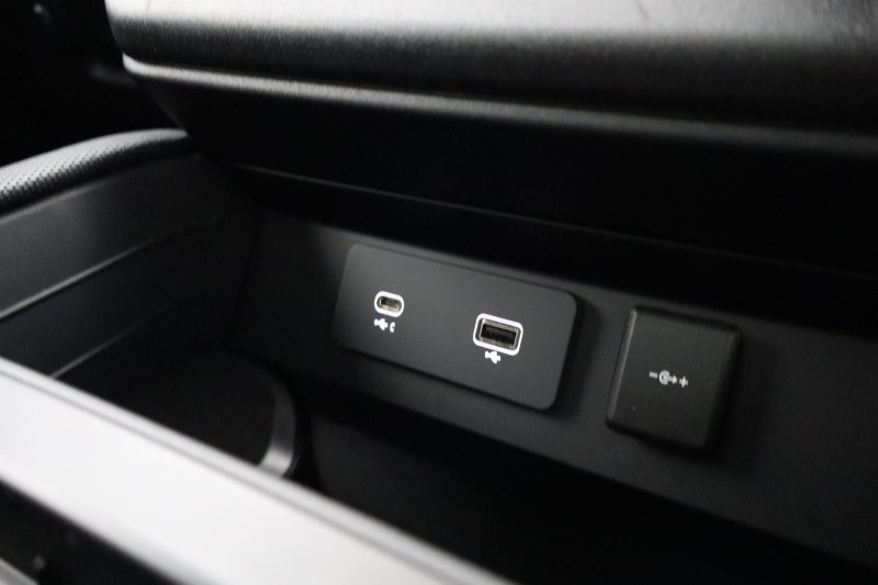 2022 (22) LAND ROVER DEFENDER 5.0 P525 V8 110 5dr Auto 5155724