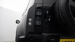 2022 (22) LAND ROVER DEFENDER 5.0 P525 V8 110 5dr Auto 5155661