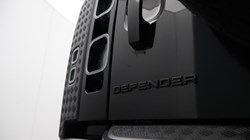 2022 (22) LAND ROVER DEFENDER 5.0 P525 V8 110 5dr Auto 5155660