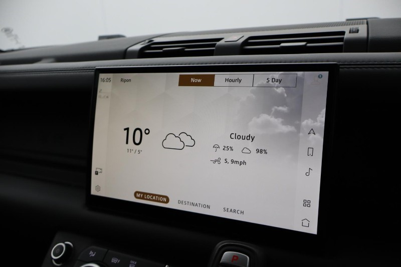 2022 (22) LAND ROVER DEFENDER 5.0 P525 V8 110 5dr Auto 5155731