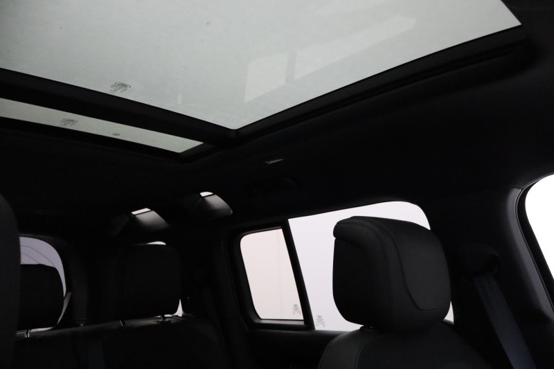 2022 (22) LAND ROVER DEFENDER 5.0 P525 V8 110 5dr Auto 5155734