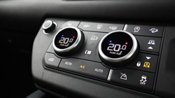 2022 (22) LAND ROVER DEFENDER 5.0 P525 V8 110 5dr Auto 5155713