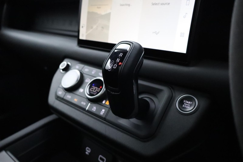 2022 (22) LAND ROVER DEFENDER 5.0 P525 V8 110 5dr Auto 5155715