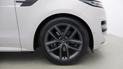 2024 (24) LAND ROVER RANGE ROVER SPORT 3.0 D300 Dynamic SE 5dr Auto 5154426