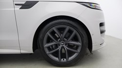 2024 (24) LAND ROVER RANGE ROVER SPORT 3.0 D300 Dynamic SE 5dr Auto 5154425
