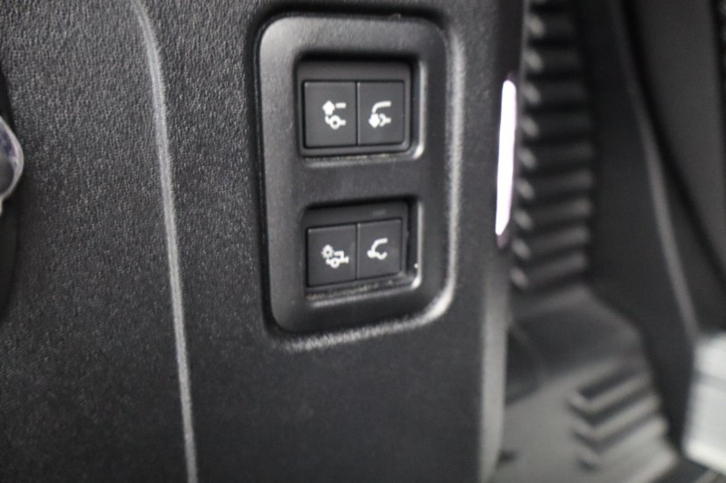 2023 (23) LAND ROVER DEFENDER 3.0 D300 75th Limited Edition 90 3dr Auto 5170210